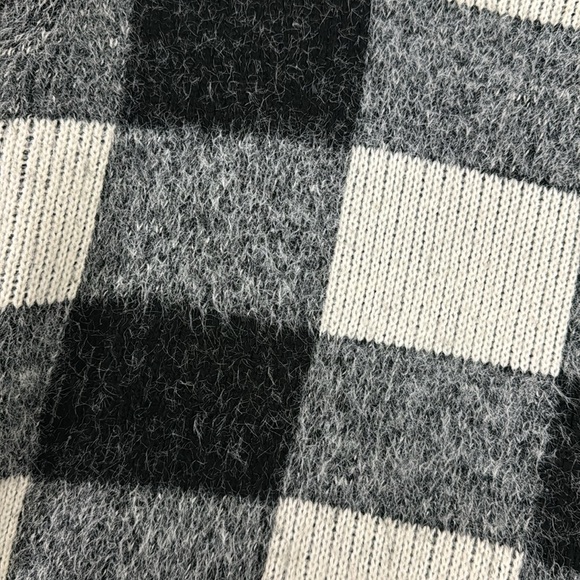 Small/medium checkered fuzzy sweater - Picture 3 of 6